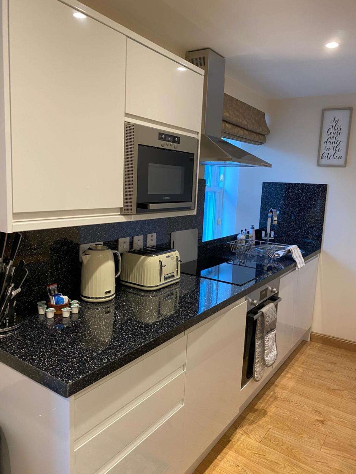 Waverley Inn Holiday Apartments Inverness Quarto foto